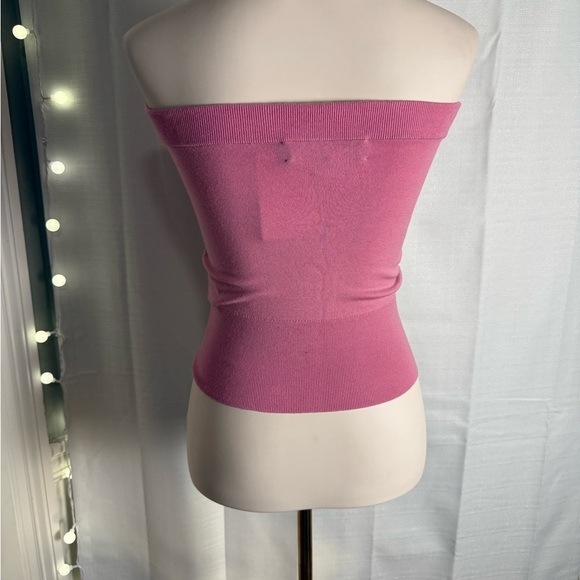 Merino Wool Pink Sleeveless Fitted Crop Top - Picture 3 of 10